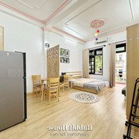 Studio Ban Công, Rộng 30M2, Thoáng Ngay Trung Tâm Thành Phố