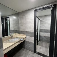 80 Và 120M2 Văn Phòng Cho Thuê Tại Quận 1. Tòa Nhà Mặt Tiền Đường Trần Hưng Đạo,P. Nguyễn Cư Trinh