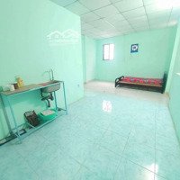 Trống 1Pdiện Tích40M2 Có Máy Lạnh Gần Đh Công Thương