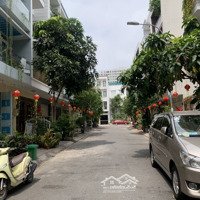 Gấp: Nhà Kdc Phú Mỹ Quận 7, 4X17.5M, Phạm Hữu Lầu