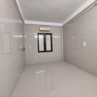 Cho Thuê Nhà Mới Kính Koong Full Nội Thất Đẹp Lê Hồng Phong 25M2X5,5 Tầng, Ô Tô Đỗ Cổng Gần Phố.