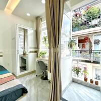 Cho thuê căn hộ đầy đủ nội thất tách bếp với phòng ngủ có cửa sổ ban công thoáng gió ngay chợ Tân Định Q1