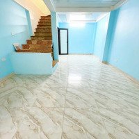 Bán Nhà Mặt Phố Nguyễn Khang, 36M2, 5 Tầng, Hơn 9 Tỷ. Sổ Vuông Mặt Tiền 4.3M