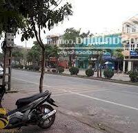Tôi bán đất ở phố Chùa Thông, thị xã Sơn Tây, Hà Nội. Diện tích 121 m2, mặt tiền 6 m, nở hậu.