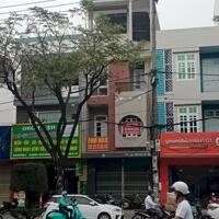 Cho thuê nhà 3 tầng đường Tiểu La, 3 phòng ngủ,tolet riêng 14tr/tháng