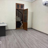 Chính Chủ Cho Thuê Văn Phòng 40M2 Tại Trần Hữu Tước (Gần Ngã 6 Ô Chợ Dừa)