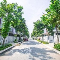 Bán Nhà Liền Kề 120M2 10,7 Tỷ. Không Đâu Rẻ Hơn. Liên Hệ: 0939968879