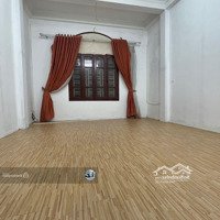 Cho Thuê Nhà Pháo Đài Láng 72M2 *3 Tầng , 3 Ngủ , Đủ Đồ , Nhà Mới , Mặt Ngõ Thoáng , Giá 10 Triệu/Th