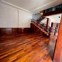 Bán nhà 2 tầng mặt tiền Trần Phú , Phước Vĩnh , TP Huế toàn nội thất gỗ xịn giá chỉ 9,x Tỷ 