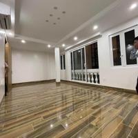 Bán Nhà Riêng Hoa Bằng - 42M2 - Thang Máy - Ô Tô Vào Nhà - Kinh Doanh - Ngõ Thông - Lô Góc