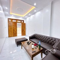 Quận Tây Hồ ! Nh.à 35M2 Xây 5 Tầng,Cách Ô Tô Đỗ 10M, Gi.á 4,5 Tỷ