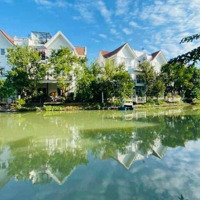 Chính Chủ Bán Căn Song Lập Hoa Sữa 250M2 Hướng Đông Nam Xây Thô Vinhomes Riversdie 0903257966