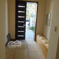 Cho Thuê Villa Full Giá Bán 22 Triệu/ Th( Có Thương Lượng ).210 M2 Miễn Trung Gian Call 0984204138