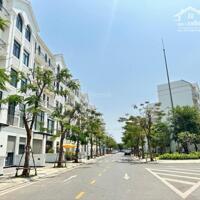 Cho thuê nhà phố trục chính D2A Vinhomes Grand Park 1 trệt 4 lầu nhà hoàn thiện