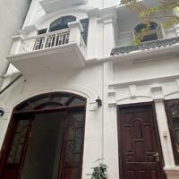 Chính chủ cần bán căn nhà Thiết Kế Kiểu Biệt Thự tại  ngõ 211 đường Bạch Đằng, quận   Hoàn Kiếm.