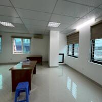 Cho thuê văn phòng Nguyễn Xiển 60 m2 thông sàn, mới đẹp giá 8tr