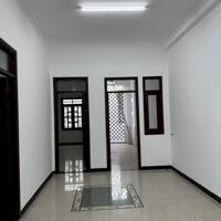Cho thuê nhà nguyên căn 1 trệt 2 lầu 4 phòng ngủ 4wc nhà mới mặt tiền D1 KDC Phú Hòa 1