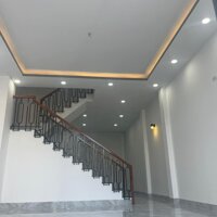 Chủ Hạ Giá Bán nhà mới xây đường oto Phước Đồng