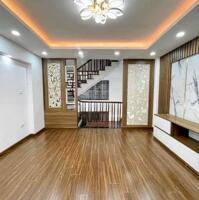 Nhà 2tỷ85 (4T*40m2)  Kinh Doanh, Ngõ xe Tải, 2km ra Đê Yên Nghĩa