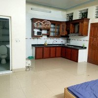 Cho Thuê Chdv Đức Giang, Thang Máy, 40M2, Giá Bán 4 Triệu.