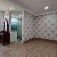 Cho Thuê Phòng 4.5M X 5M Trong Nhà Nguyên Căn, Ngay Ngã Tư Thủ Đức