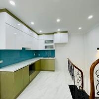 Chính chủ cho thuê nhà mới Kính Koong tại ngõ 521 Trương Định, 5 tầng, 45m2, 4 ngủ, 4 WC, giá 17 triệu (có thương lượng)