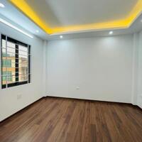 Chính chủ cho thuê nhà mới Kính Koong tại ngõ 521 Trương Định, 5 tầng, 45m2, 4 ngủ, 4 WC, giá 17 triệu (có thương lượng)