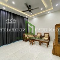 Nhà Nguyên Căn 3 Phòng Ngủ Gần Biển Giá Rẻ