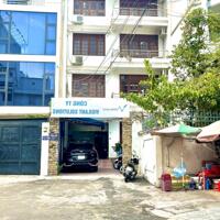 Cho thuê nhà đường Nguyễn Văn Trỗi, Phường 12, Phú Nhuận - Ngang 8 x 28 -  PCCC, Trệt 3 Lầu