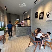 Vip!Nhà Góc 2Mtđ Hoà Hưng,Q.10-Giá:4,21Tỷ/48M2,Kc 1 Trệt 1 Lầu.đang Cho Thuê 25 Triệu/Th,Sổ Chính Chủ