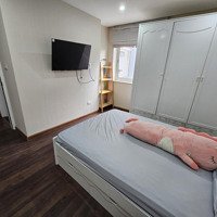 Cho Thuê Căn Hộ Phố Lý Nam Đế 120M2, Chia 2 Ngủ, Bếp, Khách. Nhà Full Nội Thất, Thang Máy.