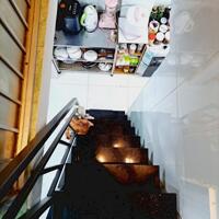 Nhà nhỏ đẹp Tân Phú, 3 tầng đẹp ở ngay, hoàn công đủ, giá 2.7 tỷ.