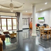 Cho Thuê Biệt Thự Sân Vườn Hơn 600M2,Ngang 10M - 40 Lam Sơn,Bình Thạnh