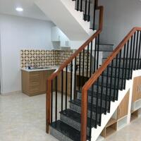 Cho thuê nhà mới sửa đẹp góc hẻm 1 trệt 1 lầu đường Nguyễn Trãi, Q5, 2PN