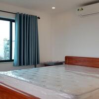 Cho thuê căn hộ dịch vụ tại Quảng Khánh, Tây Hồ, 60m2, 1PN, ban công view hồ sáng thoáng