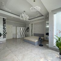 Căn Hộ 1 Phòng Ngủbancol Đón Nắng Ban Mai 50M2 Siêu Rộng, Gần Vòng Xoay Dân Chủ Q3,Chỉ Tính Điện Nước