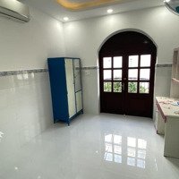 Chdv Cát Lái Máy Lạnh Bếp 18M2 3 Triệu5 Ban Công, Đậu Xe Miễn Phí, Nhà Trống Vào Ở Được