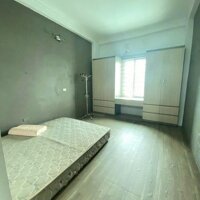 Bán nhà Dân Xây Thạch Bàn, Cổ Linh. Ôtô 7 chỗ vào nhà, 48m2 chỉ 5,35 tỷ. Lh 0965858116