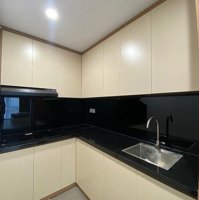 Cho Thuê Căn Hộ Studio 40M2 Số 32 Ngõ 100 Đội Cấn Cách Lăng Bác Vài Bước Chân