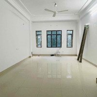 Nhà Mặt Ngõ 100M 2 Tầng Làm Văn Phòng 18 Triệu