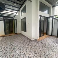 Cho thuê nhà 1 trệt 1 gác, 100m2 2PN - 2WC, có sân đỗ ô tô trong nhà, giá chỉ 7tr/tháng, Lh: 0388668882 gặp Tâm ( zalo )