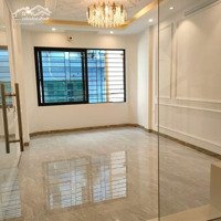 Tòa Nhà 7 Tầng Chùa Láng - Vài Bước Ra Hồ - Ô Tô Vào Nhà - 65M2 - 17.8 Tỷ