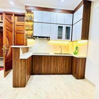 Tin Nóng : Nhà Đống Đa 40m2 OTO , Thang Máy Chỉ 6 Tỷ 9