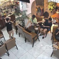 Sang Quán Cafe Đang Hoạt Động Tốt