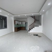 Nhà Trong Đê Yên Nghĩa, 32M2*5T, Vị Trí Đẹp Lô Góc 3 Mặt Thoáng, Ngõ Rộng 3M Ôtô Lùi Cửa. Giá Bán 3,7Tỷ