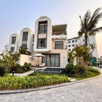 Chính Chủ Bán Biệt Thự 211M2 Mặt Biển Một Bước Chạm Cát Bãi Tắm Tại Grand Bay Hạ Long Villas