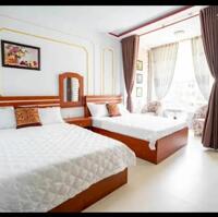 Hạ giá bán nhanh khách sạn mặt tiền 6 tầng ngay trung tâm Nha Trang. Sổ hồng hoàn công