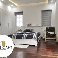 Biệt Thự Sân Vườn Hồ Bơi Nguyễn Văn Hưởng Tđ Quận 2 - 700M2 - Trệt 2 Lầu 5 Phòng Ngủ- Giá 5200$ (Bt137)