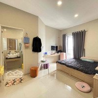 Cho Thuê Căn Hộ Studio Ban Công Cao Cấp Gần Saigon Pearl