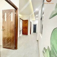 Căn Hộ 2 Phòng Ngủbancol -Full Nội Thất-Thang Máy -50M²-Ngay Học Viện Cán Bộ